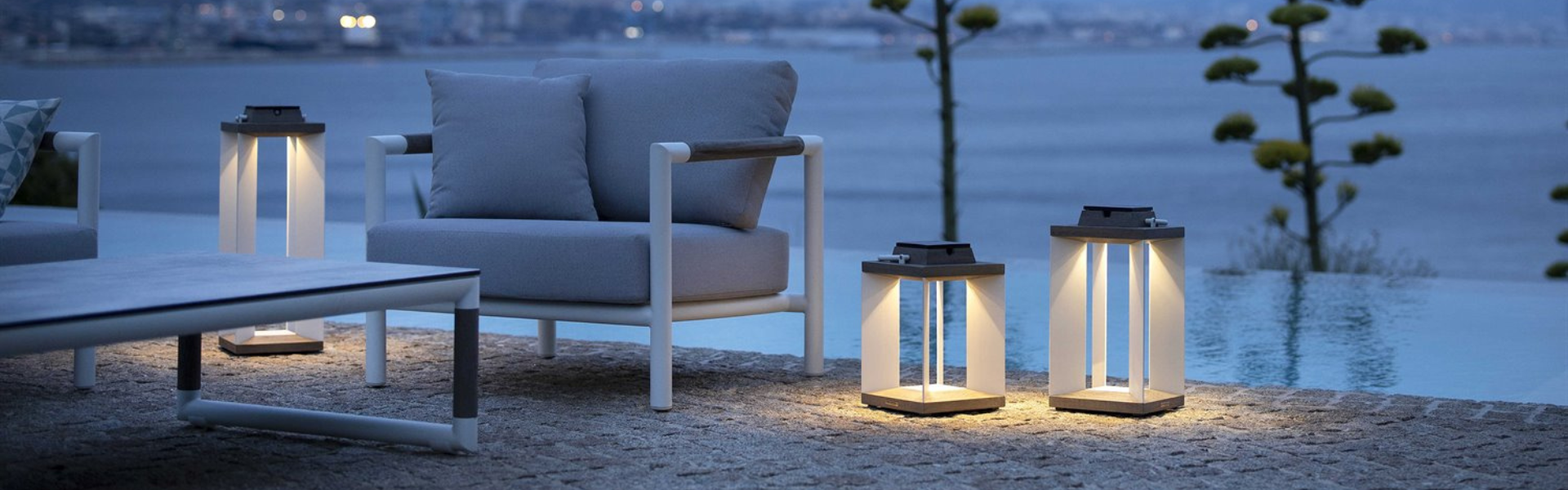 01 Les Jardins Blade Solar Lighting slider desktop white 01 Les Jardins Blade Solar Lighting slider desktop white