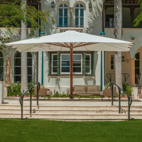 01 Tuuci Umbrellas Ocean Master Mega Max Central Pole Classic Square