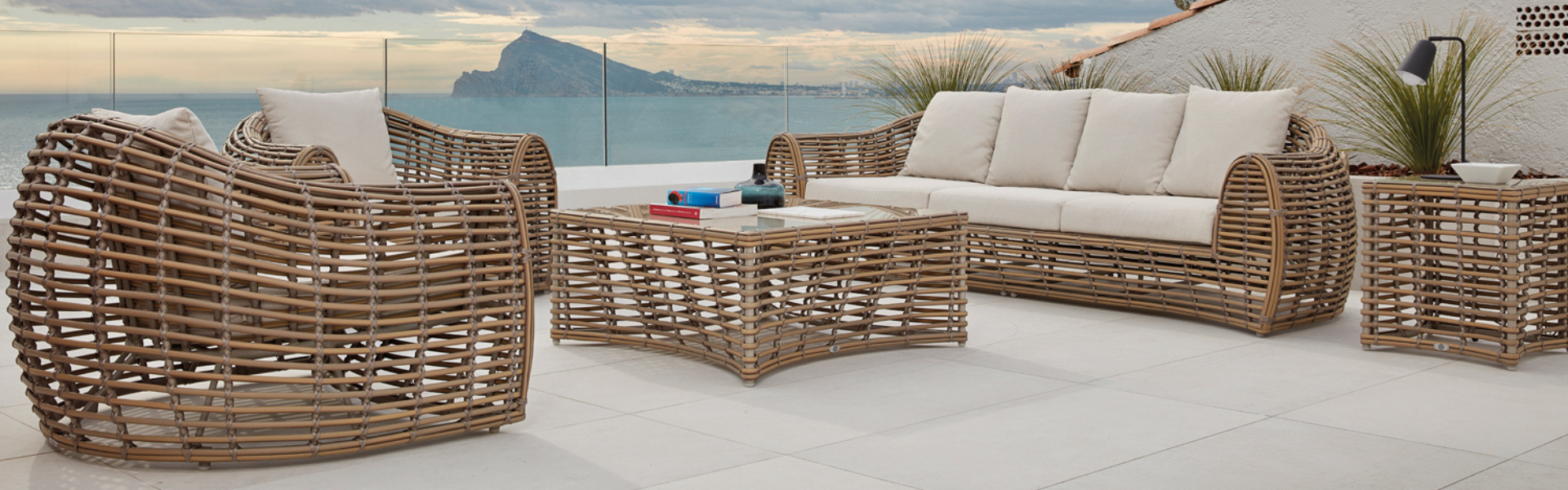 02 Skyline main slider desktop Ruby seating set
