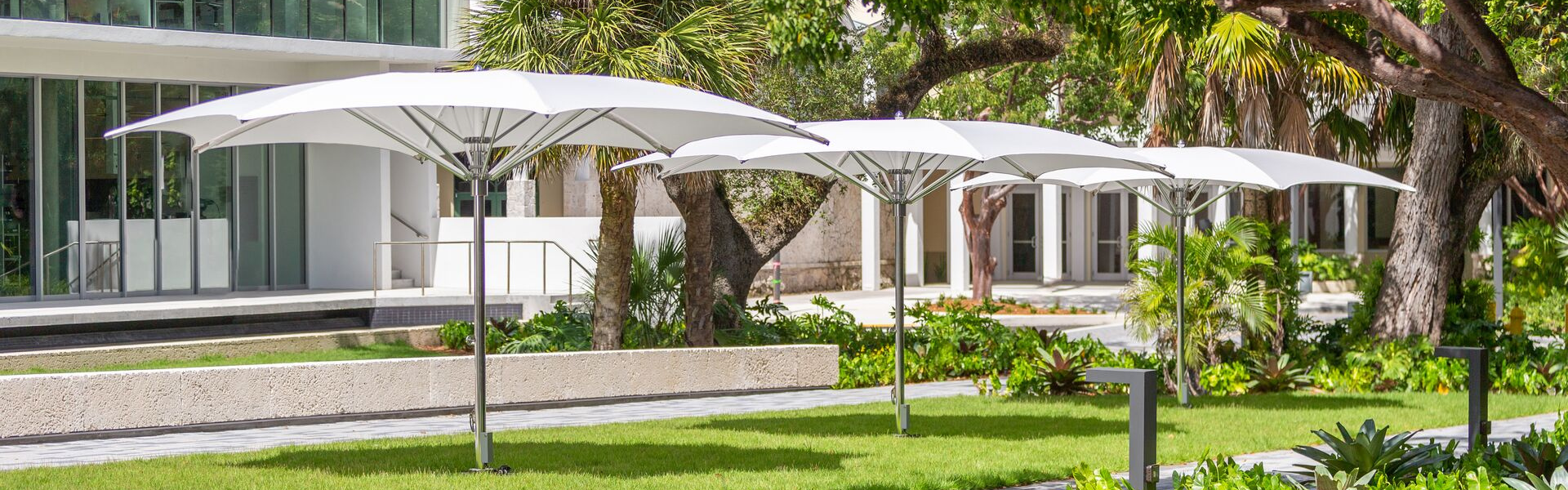 02 Tuuci Umbrellas slider desktop Ocean Master Max Central Pole Crescent Octagon