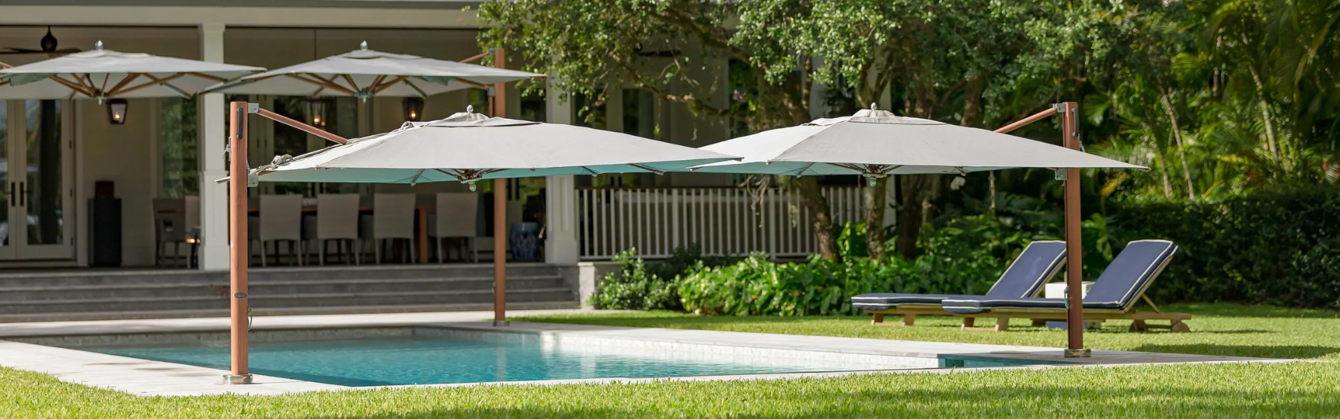 03 Tuuci Umbrellas Main Slider desktop Bay Master M1 Cantilever Swim Under Cantilever Square