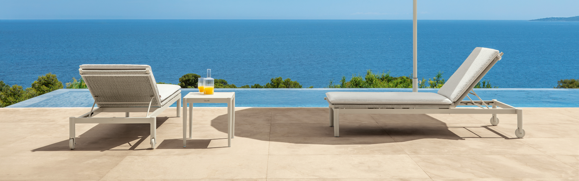 04 Talenti Dolcevita Alu slider desktop sunbed side table 04 Talenti Dolcevita Alu slider desktop sunbed side table