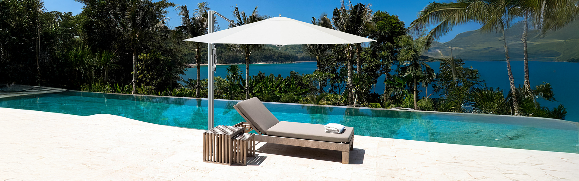 04 Tuuci Umbrellas Main Slider desktop Bay Master M1 Cantilever Classic Square
