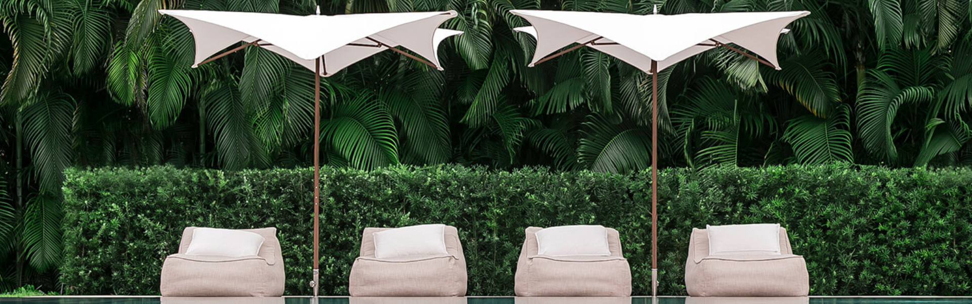 04 Tuuci Umbrellas slider desktop Ocean Master M1 Central Pole Manta Square