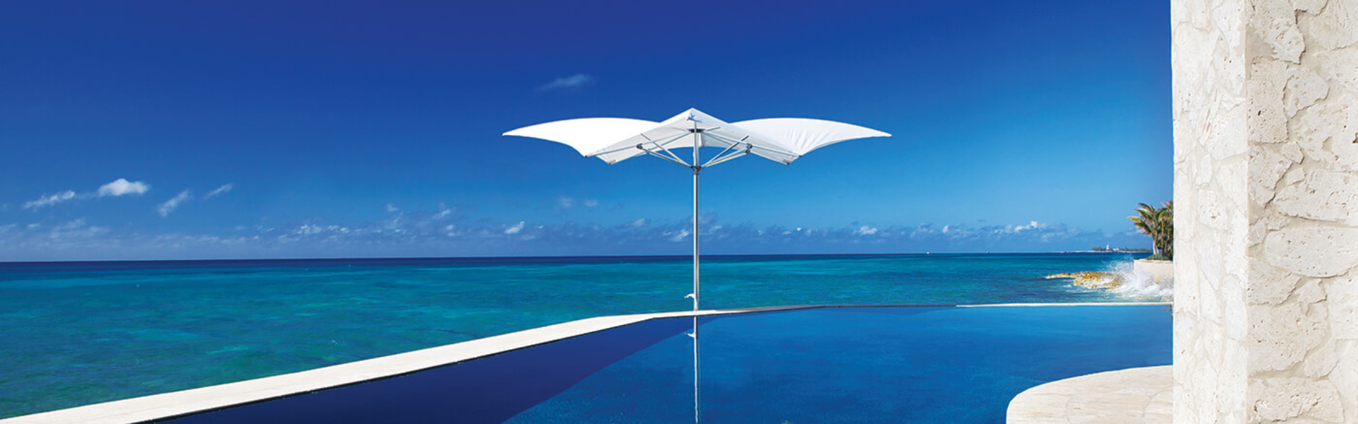 04 Tuuci Umbrellas slider desktop Ocean Master Max Central Pole Manta Square