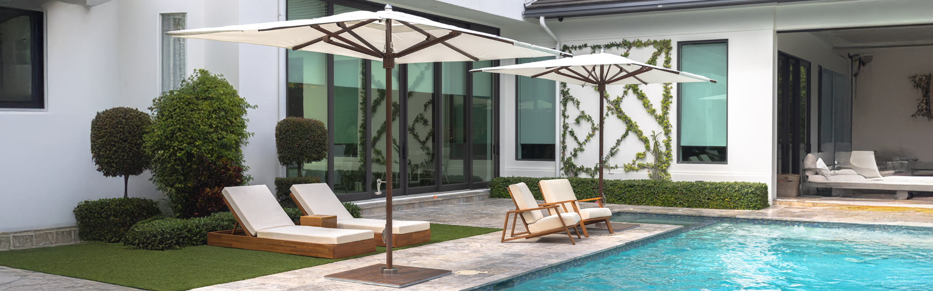 05 Tuuci Umbrellas slider desktop Ocean Master Max Cantilever Classic Square