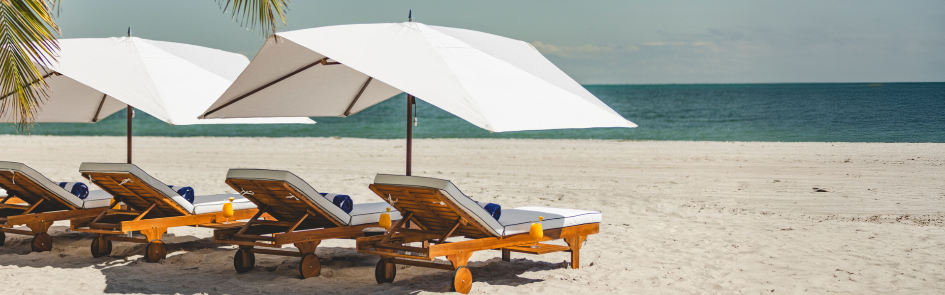 06 Tuuci Umbrellas slider desktop Ocean Master M1 Central Pole Polynesian Hexagon
