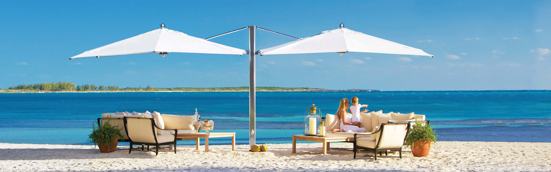 10 Tuuci main slider desktop Umbrellas Ocean Master Max Cantilever Dual Square