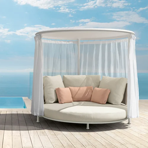 Coral Daybed