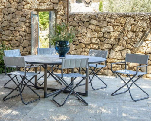 Les Jardins Bastingage slider mobile 04 round extending table folding chairs Les Jardins Bastingage slider mobile 04 round extending table folding chairs