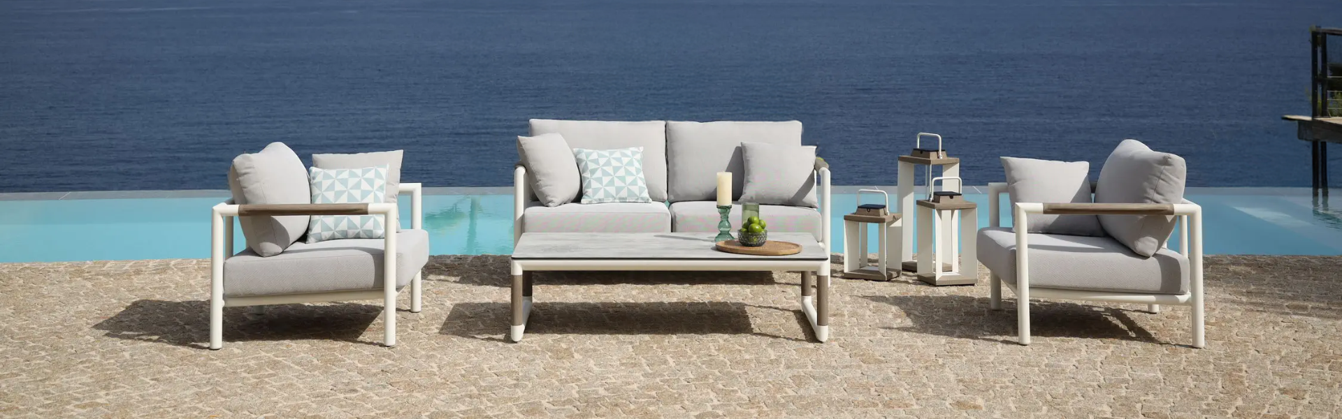 Les Jardins Main slider desktop 02 Bastingage sofa set Les Jardins Main slider desktop 02 Bastingage sofa set