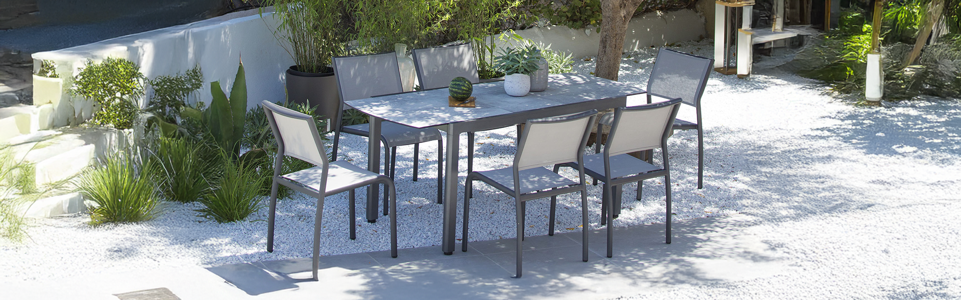 Les Jardins Ticao slider desktop 01 Extensible Table grey